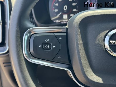 Used 2022 Volvo XC40 T5 R-Design w/ Advanced Package image 18