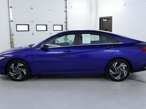 Used 2024 Hyundai Elantra Limited image 4