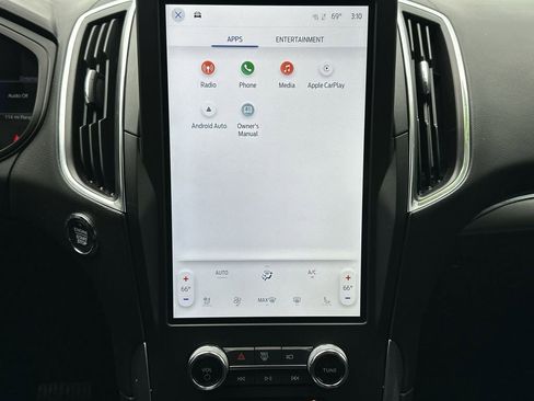 Used 2024 Ford Edge Titanium image 25