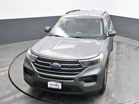 Used 2021 Ford Explorer XLT AWD/4WD image 35