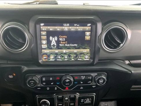 Used 2023 Jeep Wrangler Unlimited Sahara w/ Cold Weather Group AWD/4WD image 15