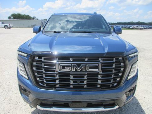 New 2026 GMC Yukon Denali Ultimate AWD/4WD image 10