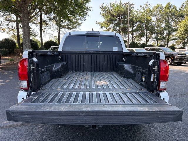 Used 2016 Toyota Tacoma TRD Off-Road w/ Premium & Technology Package RWD image 18