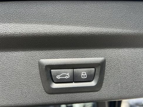 Certified 2025 BMW X2 xDrive28i image 17