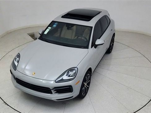 Used 2022 Porsche Cayenne image 76
