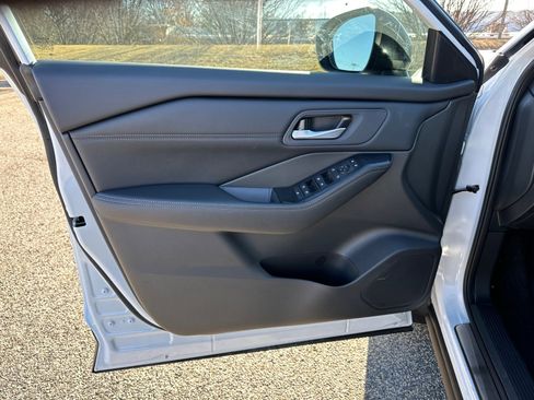 New 2026 Nissan Rogue SV image 10