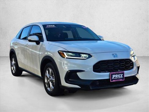 Used 2025 Honda HR-V LX image 3