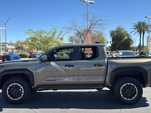 Used 2025 Toyota Tacoma TRD Off-Road w/ TRD Off Road Upgrade Package image 4