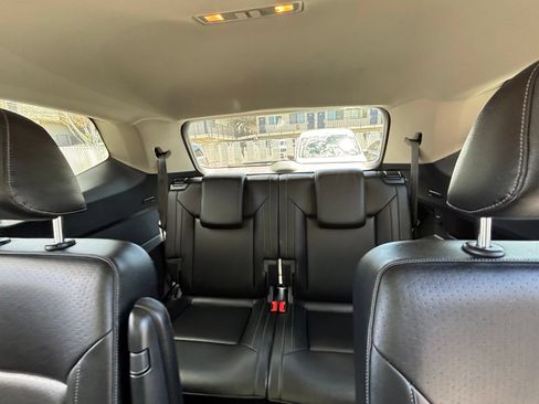 Used 2019 Volkswagen Atlas SEL R-Line AWD/4WD image 9