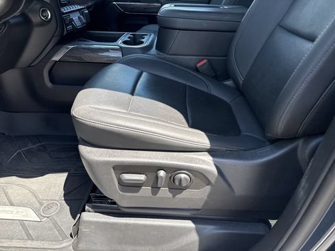 Used 2022 Chevrolet Silverado 1500 LTZ w/ Technology Package AWD/4WD image 13