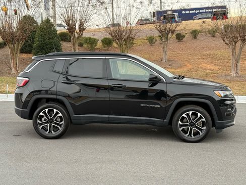 Used 2024 Jeep Compass Limited image 6