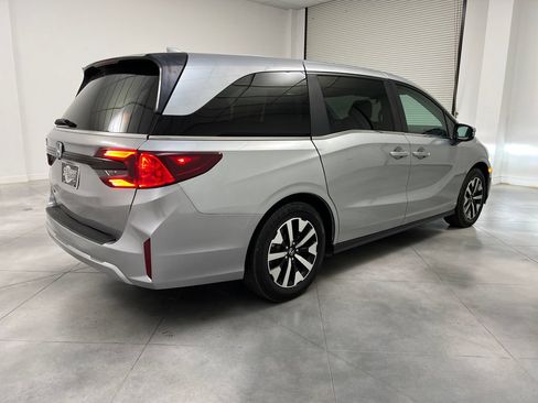 Used 2025 Honda Odyssey EX-L image 9