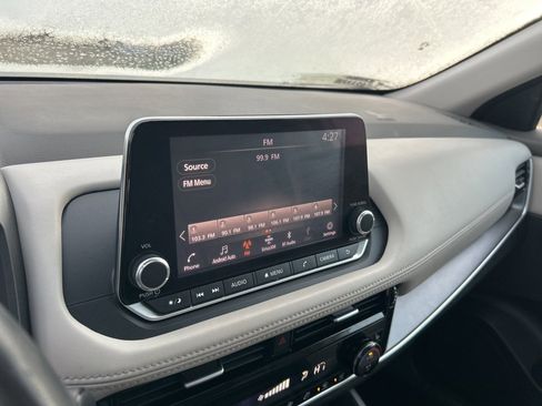 Used 2021 Nissan Rogue SV w/ Premium Package image 10