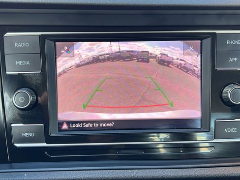 Used 2024 Volkswagen Jetta SE FWD image 23