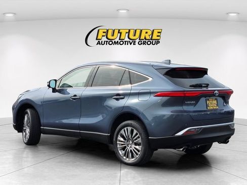 Certified 2023 Toyota Venza XLE AWD/4WD image 7