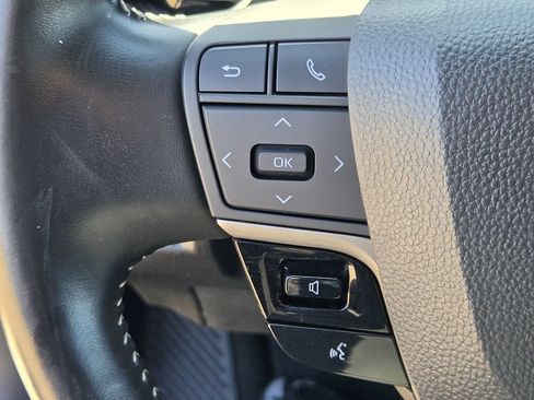 Used 2025 Toyota Camry SE FWD image 24