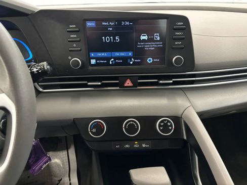 Used 2024 Hyundai Elantra SE image 38