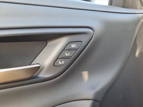 New 2026 Toyota Crown Platinum image 8