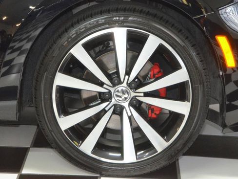 Used 2014 Volkswagen Beetle R-Line FWD image 15