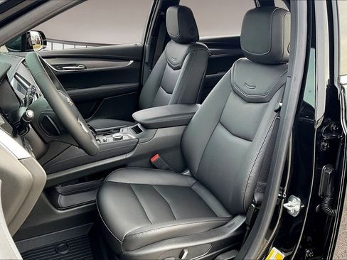 New 2026 Cadillac XT5 Luxury w/ LPO, Floor Liner Package image 9