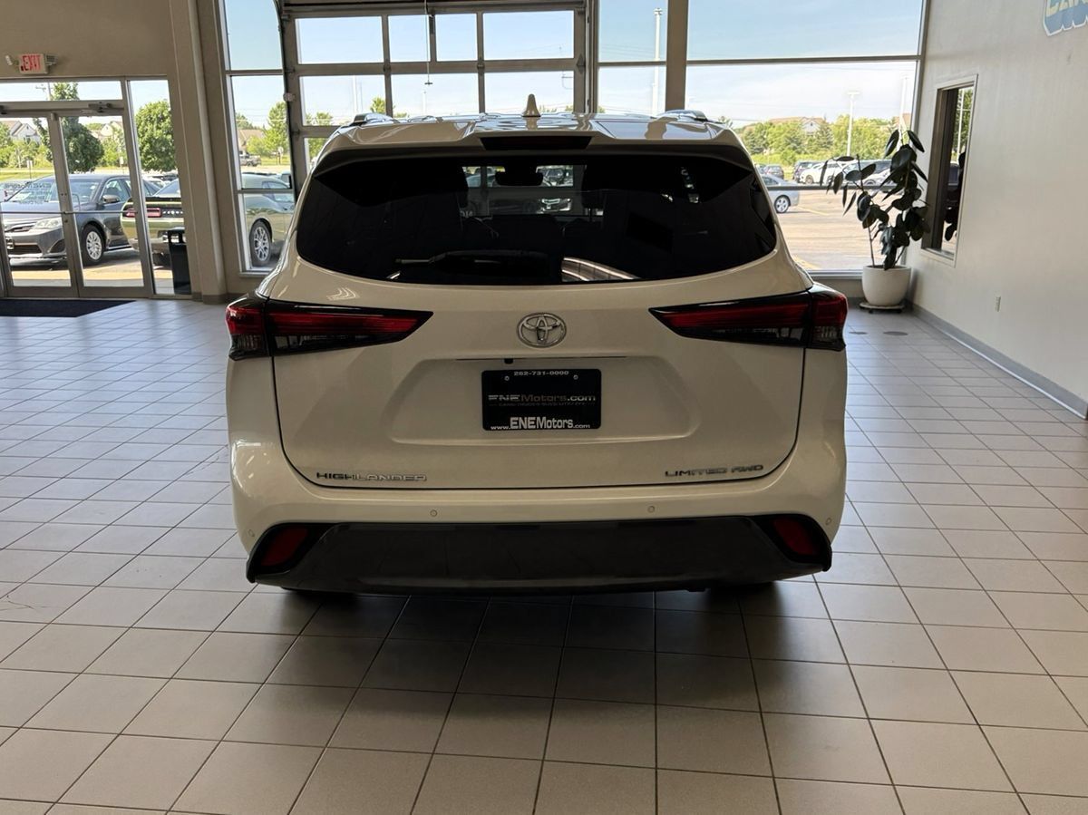 Used 2021 Toyota Highlander Limited AWD/4WD image 5