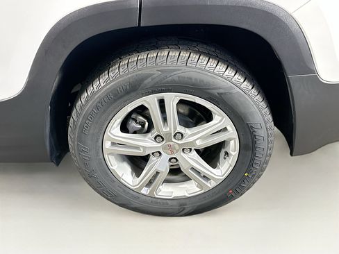 Used 2024 GMC Terrain SLE image 11