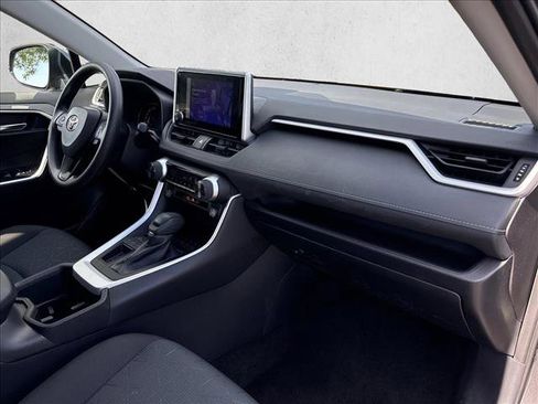 Certified 2025 Toyota RAV4 XLE FWD image 21