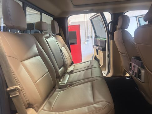Used 2019 Ford F250 Lariat w/ Lariat Ultimate Package AWD/4WD image 26