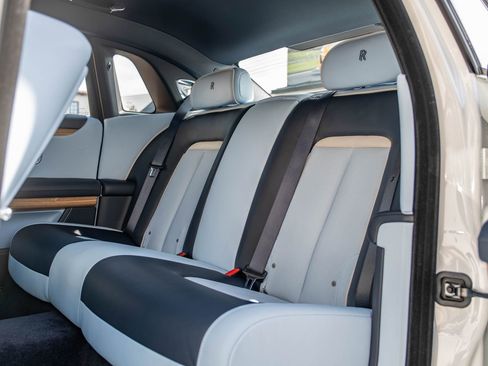 Used 2022 Rolls-Royce Ghost w/ Ghost Package image 8