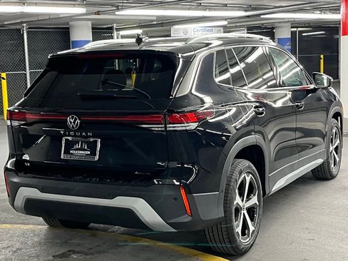 New 2026 Volkswagen Tiguan SE image 6