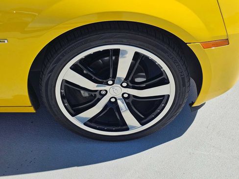 Used 2010 Chevrolet Camaro LT RWD image 9