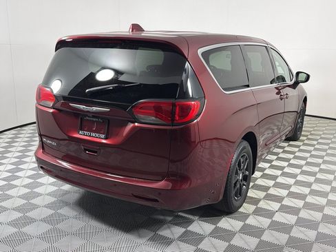 Used 2019 Chrysler Pacifica LX FWD image 5