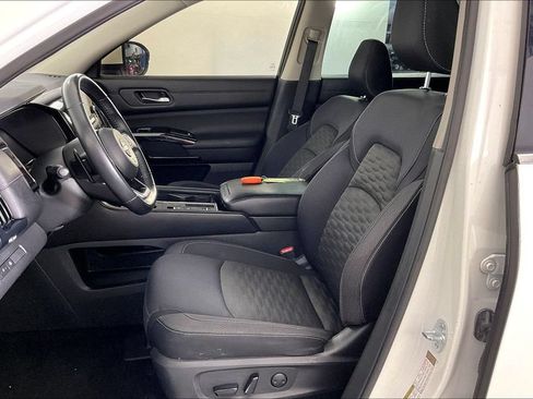 Used 2022 Nissan Pathfinder SV FWD image 31