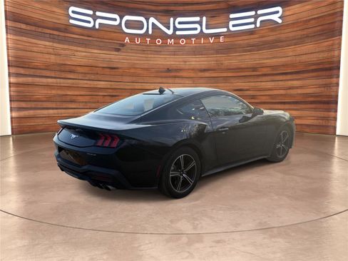 Used 2025 Ford Mustang Premium image 6