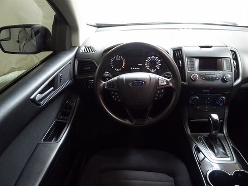 Used 2017 Ford Edge SE image 10