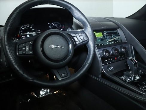 Used 2024 Jaguar F-TYPE R image 15