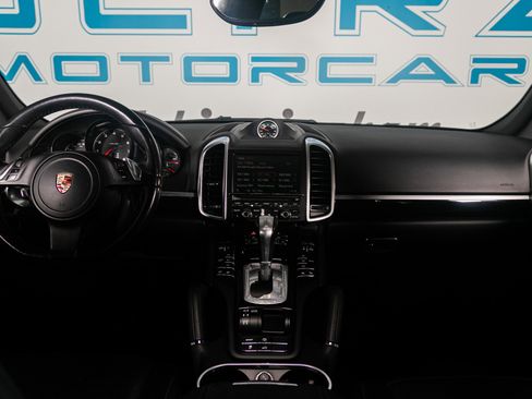 Used 2012 Porsche Cayenne image 8