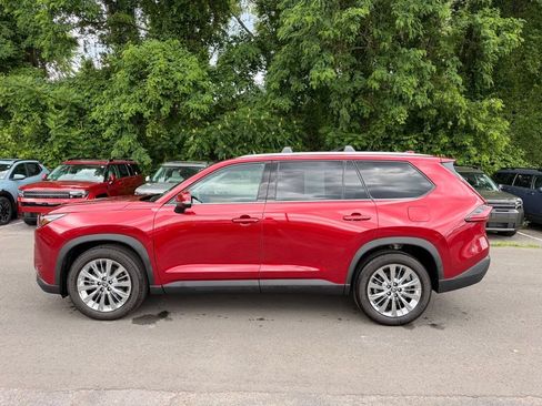Used 2025 Toyota Grand Highlander AWD image 7
