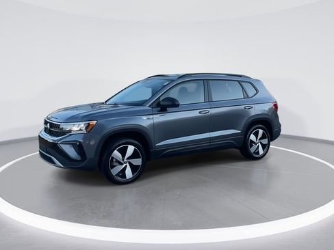 Used 2022 Toyota RAV4 XLE Premium image 4