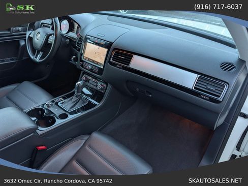 Used 2011 Volkswagen Touareg VR6 AWD/4WD image 32
