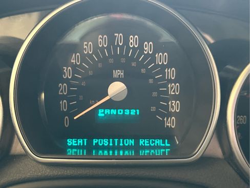 Used 2004 Chevrolet SSR w/ Preferred Equipment Group image 37