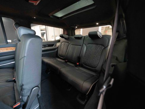 Used 2024 Jeep Grand Wagoneer Series III w/ Rear Seat Video Group 1 image 24