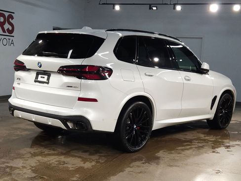 Used 2025 BMW X5 xDrive40i w/ M Sport Package AWD/4WD image 7