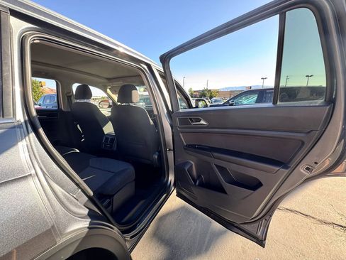Used 2018 Volkswagen Atlas Launch Edition image 27