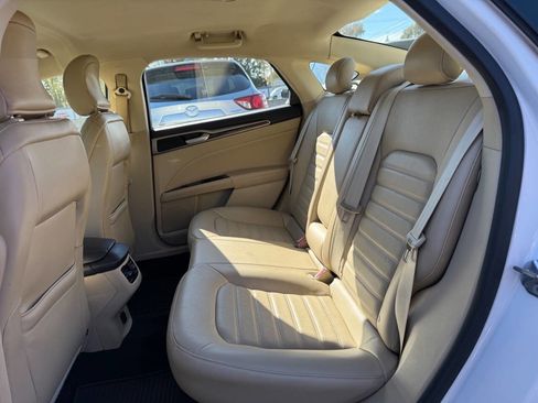 Used 2015 Ford Fusion SE w/ Equipment Group 202A image 10