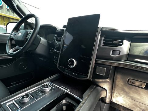 Used 2023 Ford Expedition Max Platinum image 37