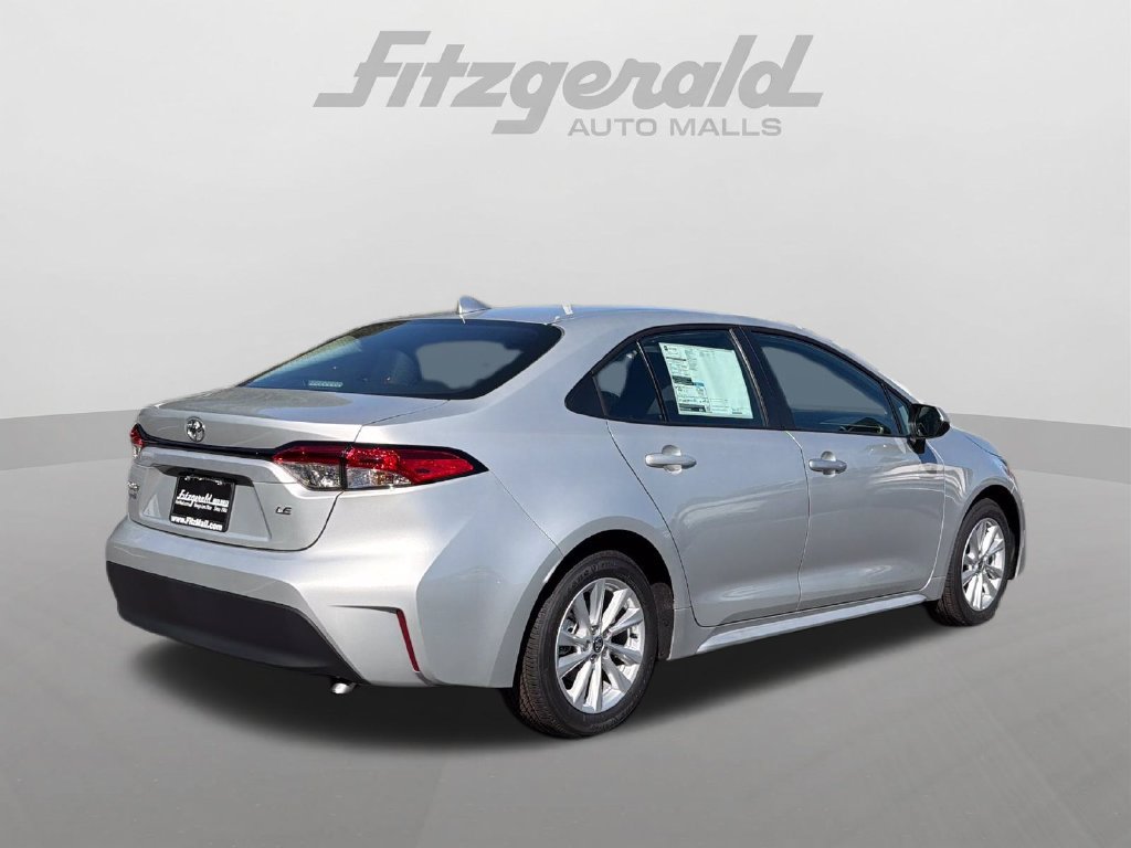 Used 2026 Toyota Corolla LE w/ LE Premium Package FWD image 8