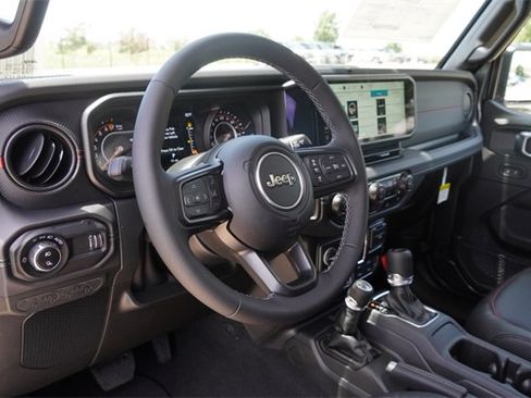 New 2025 Jeep Gladiator Rubicon w/ Convenience Group image 16