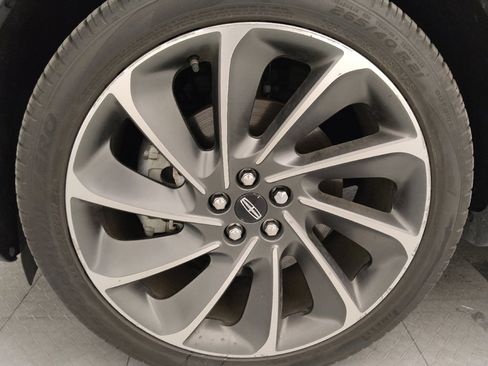 Used 2019 Lincoln Nautilus Reserve image 31