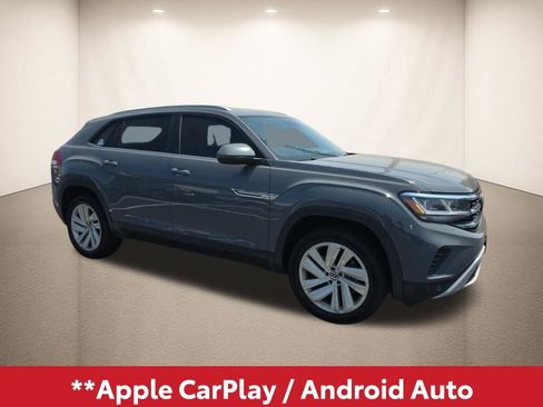 Used 2021 Volkswagen Atlas Cross Sport SE w/ Panoramic Sunroof Package FWD image 3